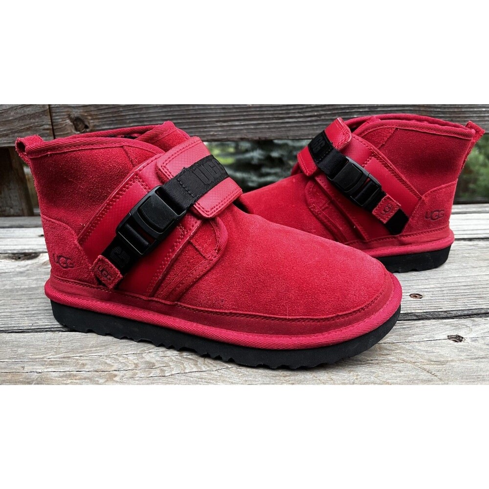 UGG Neumel Snapback Big Kids' 5 Chukka Boots - Red